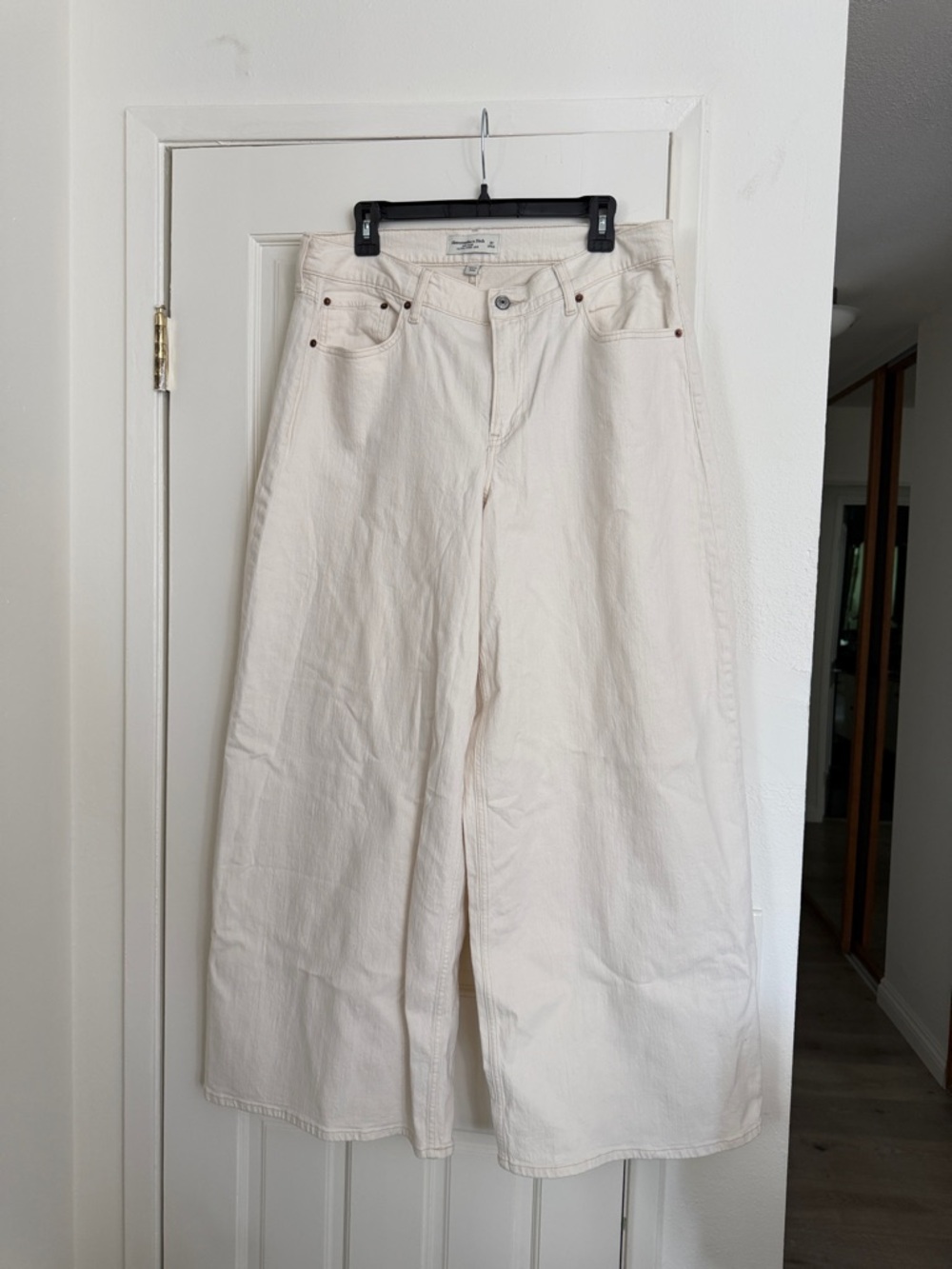 Abercrombie & Fitch Cream Wide-Leg Jeans